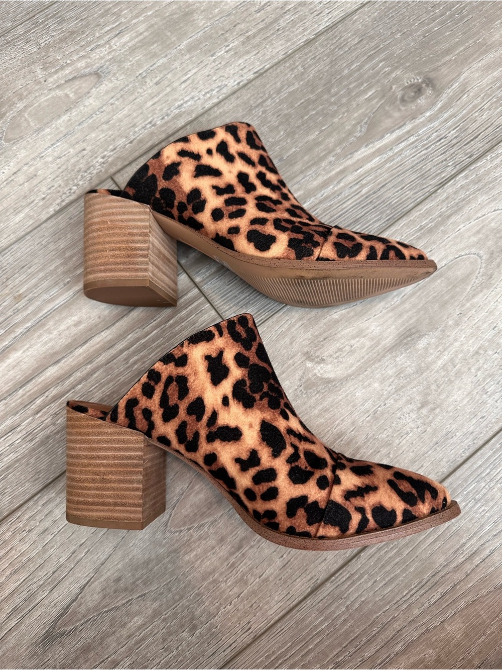 Leopard Print Mule Heels in Brown Size 10 - Picture 6 of 9